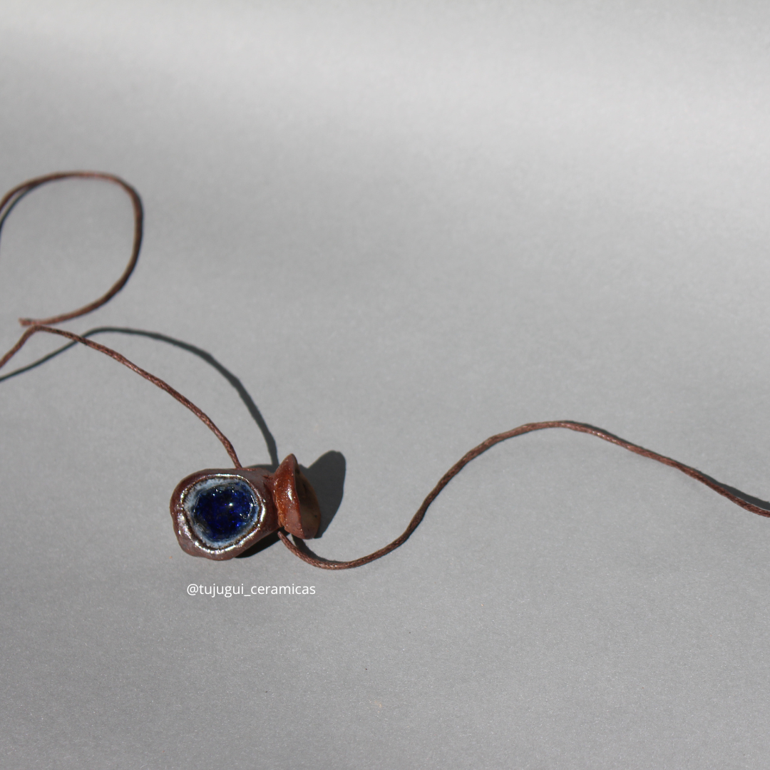 El collar Kambuchi de cerámica