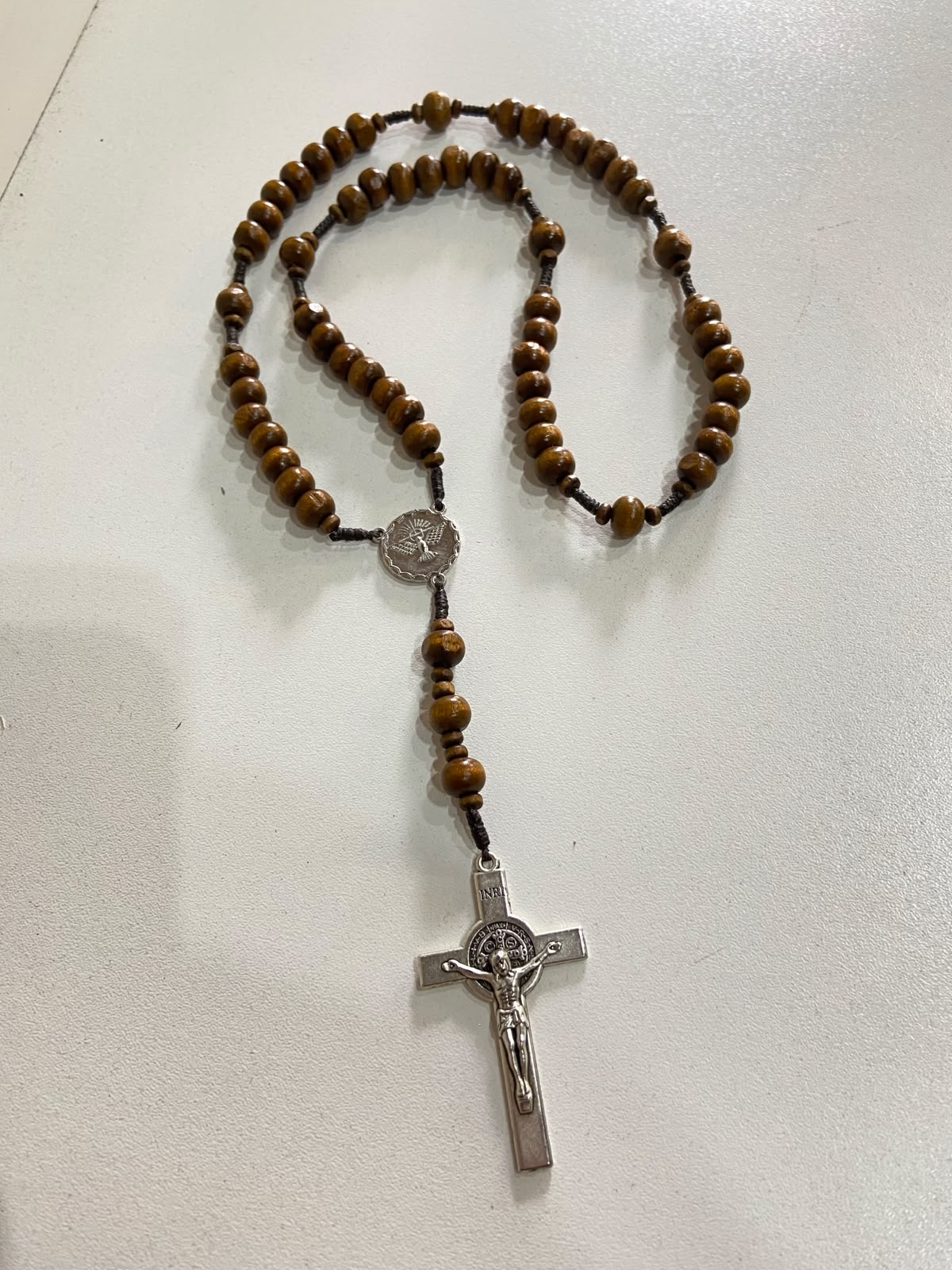 Rosario de madera del Espíritu Santo